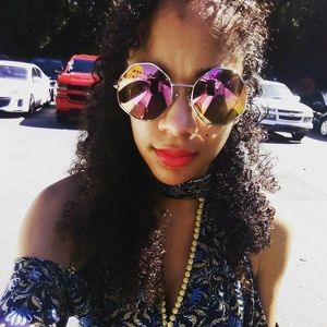 Meet your Posher, Nina rose